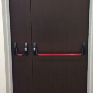 Противопожарная полуторная глухая дверь / серия FRM7282